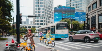 Borsa: Hong Kong positiva, apre a +0,78%