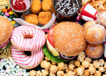 Cibi ultraprocessati, un consumo elevato dopo un tumore può aumentare mortalità