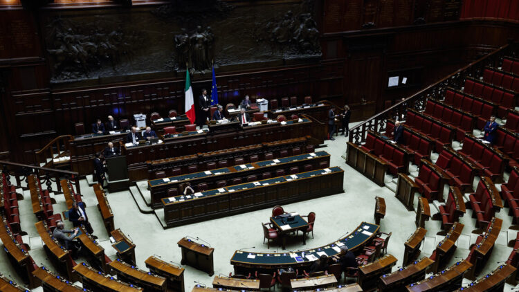 Via libera della Camera al decreto Milleproroghe con 154 sì