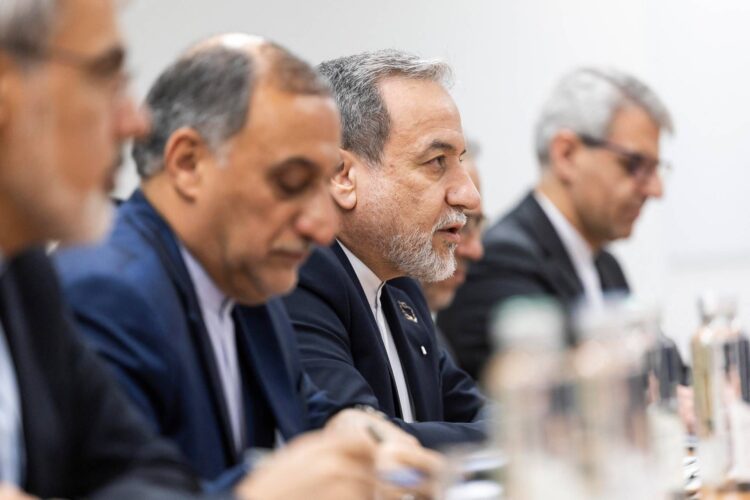 Iran-Usa, progressi a Ginevra ma ‘linee rosse’ di Trump restano: lo scenario