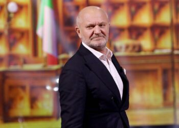 Sanremo 2026, Andrea Pucci rinuncia: il caso diventa politico