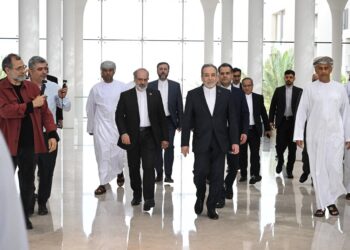 Usa-Iran, Teheran non cede su programma nucleare: “Pronti a tutti gli scenari”