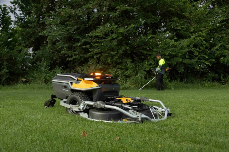 STIGA debutta nel segmento Professional: l’intelligenza artificiale al servizio del verde urbano