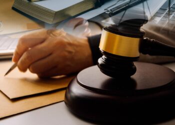 Concorso per notai nella bufera, online giudizi e commenti sui candidati: interrogazione a Nordio