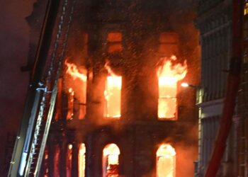 Enorme incendio alla stazione centrale di Glasgow