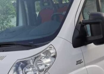 Pulmino attrezzato per Mariano, il 12enne che pesa 200 kg per una malattia