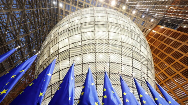 Ue, al via iniziativa per un social network pubblico europeo