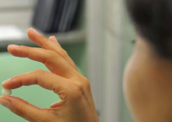 Gli aborti farmacologici salgono al 60%, in lieve calo i medici obiettori