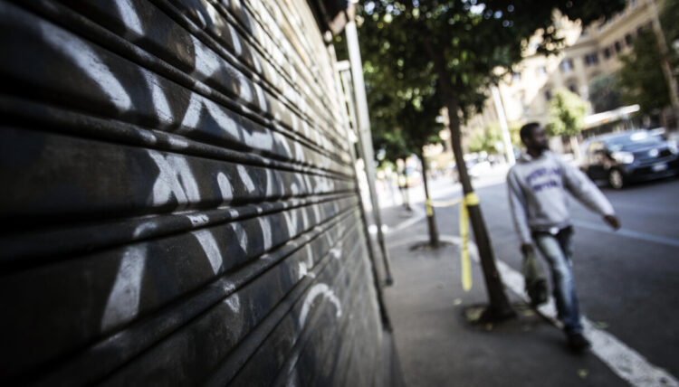 Italia preda della desertificazione commerciale, dal 2012 sono scomparsi 156mila negozi