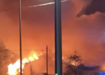 Incendio alla Tonnara di Palmi, in fiamme un ristorante durante festa dell’8 marzo