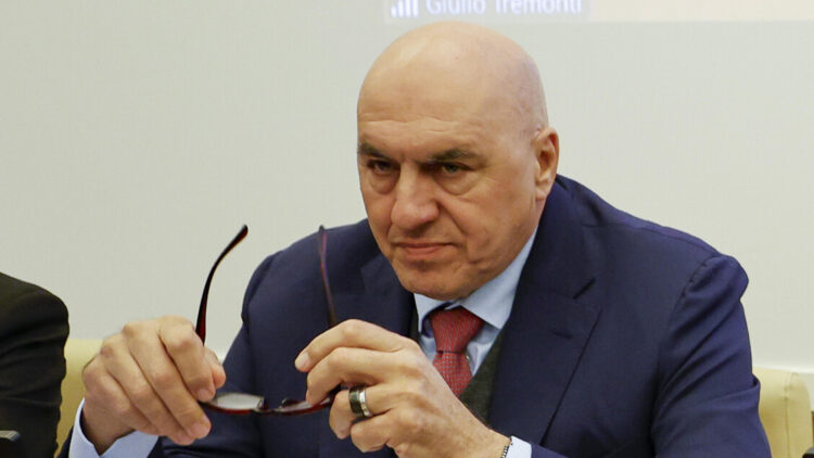 Crosetto: ‘Avrò sbagliato a restare a Dubai, ma c’erano i miei figli’