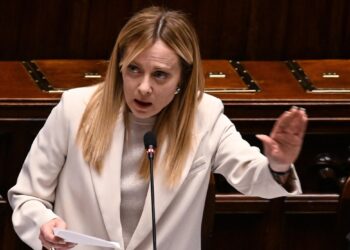 Taglio delle accise rimandato, bonus carburanti in arrivo: la mossa del Governo