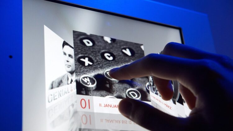 Alan Turing, dagli archivi di Cambridge emerge un racconto