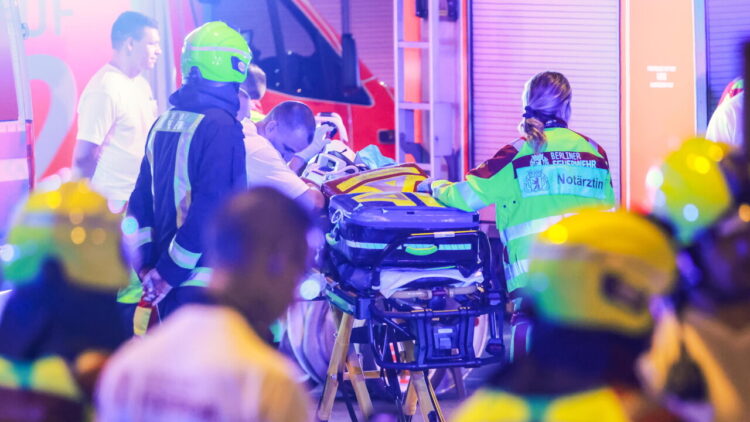 Furgone contro la folla al Pride di Berlino, un morto e 15 feriti