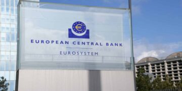 Lagarde: “Lo shock energetico non ha ancora mostrato tutti i suoi effetti”, cosa cambia per mutui e BTP