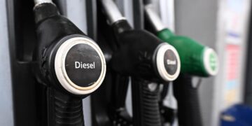 Governo al lavoro sui carburanti, allo studio anche accise mobili