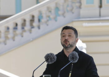 Zelensky, ‘sanzioni contro le imprese dell’industria della difesa russa’