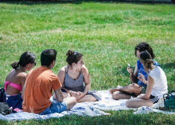 Frutta, verdura e molta acqua, la guida dell’Iss per il pranzo di Ferragosto