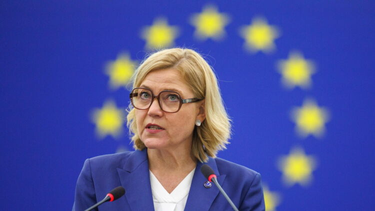 Ue, dal 2 agosto scatta la vigilanza sull’AI Act. Scure sui deepfake