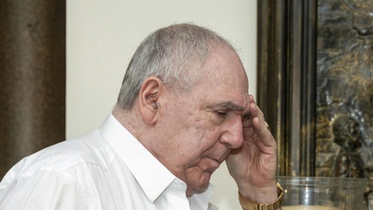 Ecuador, ex presidente Bucaram condannato a 9 anni e 4 mesi