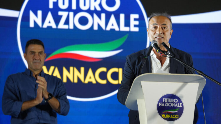 Vannacci nel cuore della Reggio a guida forzista, ‘siamo la destra vera’