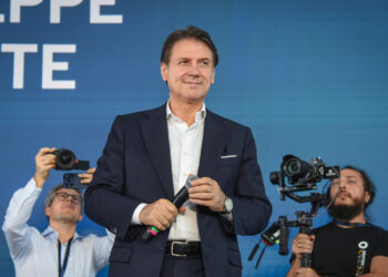Conte avverte gli alleati: ‘Il mandato di Nova è chiaro: sulle armi non cedo’