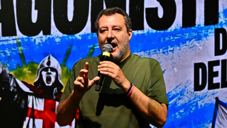 Regge la tregua di Pontida ma Salvini non cede: ‘Si vince uniti da nord a sud’