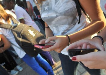 Nel mondo si parla sempre meno, 338 parole in media perse ogni anno