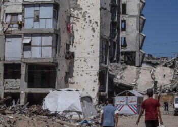 Burnham, ‘al fianco di Israele ma azioni a Gaza a Cisgiordania ingiustificate’
