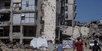 Burnham, ‘al fianco di Israele ma azioni a Gaza a Cisgiordania ingiustificate’
