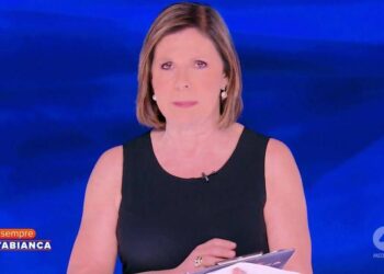 E’ sempre Cartabianca, spot a raffica e trasmissione in ritardo su Rete4