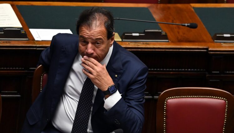 Cedolare secca al 21% per negozi e botteghe, la proposta in Manovra 2027